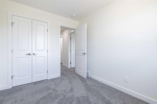 11 Tillotson Loop, Okotoks, AB 