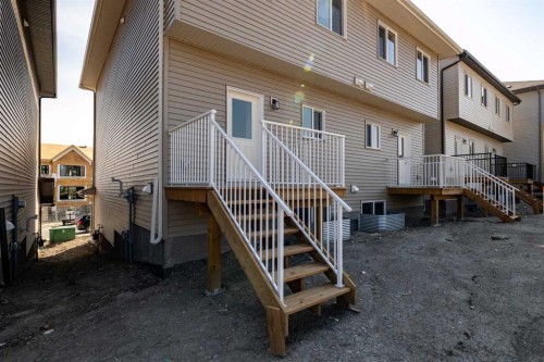 11 Tillotson Loop, Okotoks, AB 