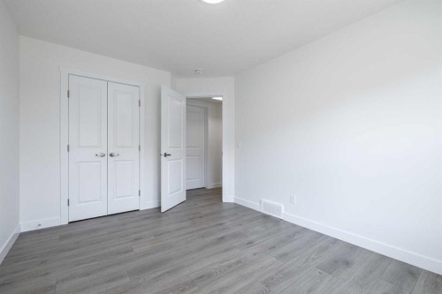 11 Tillotson Loop, Okotoks, AB 