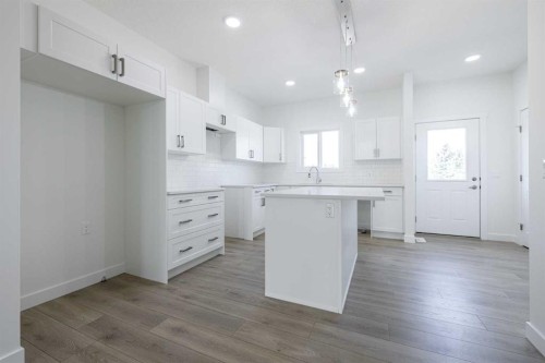 11 Tillotson Loop, Okotoks, AB 