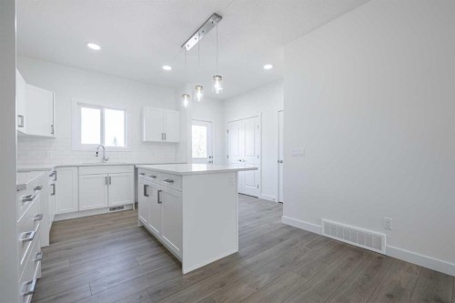 11 Tillotson Loop, Okotoks, AB 