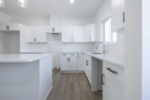 11 Tillotson Loop, Okotoks, AB 