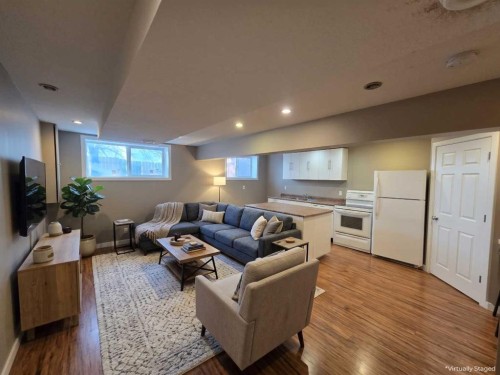 36 Castleglen Way Ne, Calgary, AB 