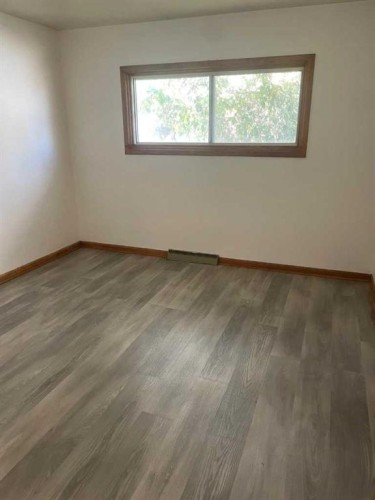 120 54 Avenue Nw, Calgary, AB 