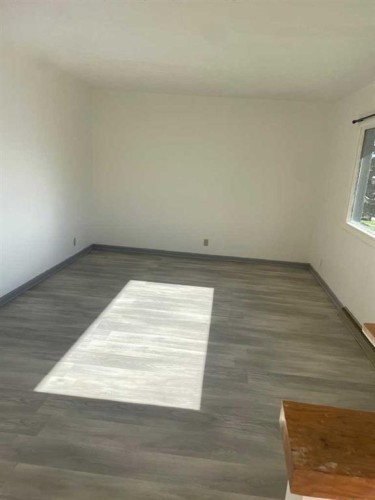 120 54 Avenue Nw, Calgary, AB 