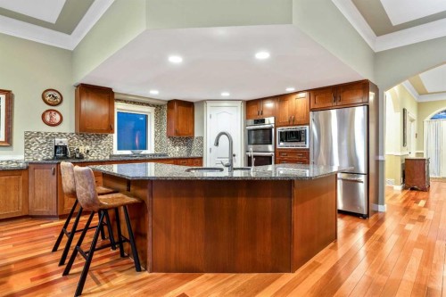 12 Patina Hill Sw, Calgary, AB 