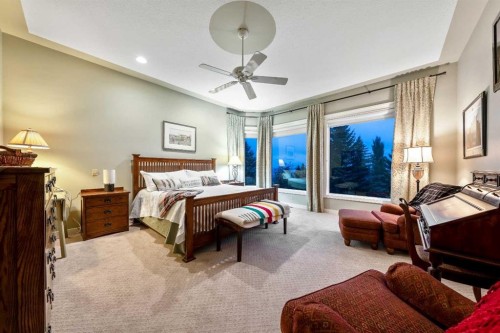 12 Patina Hill Sw, Calgary, AB 