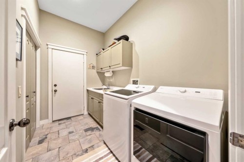 12 Patina Hill Sw, Calgary, AB 