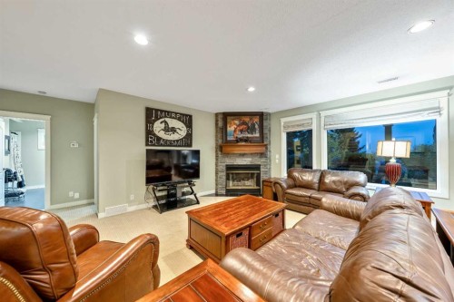 12 Patina Hill Sw, Calgary, AB 