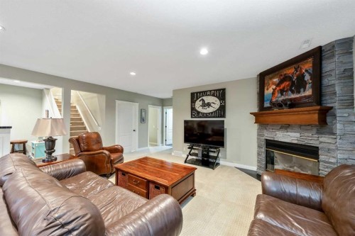 12 Patina Hill Sw, Calgary, AB 