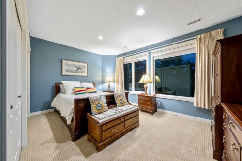 12 Patina Hill Sw, Calgary, AB 