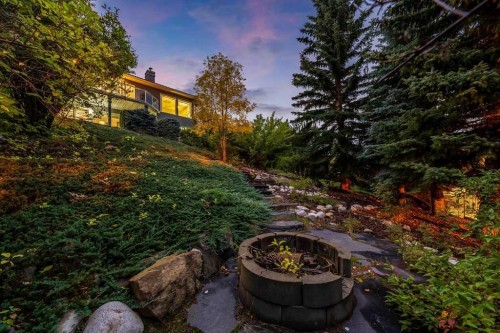 12 Patina Hill Sw, Calgary, AB 