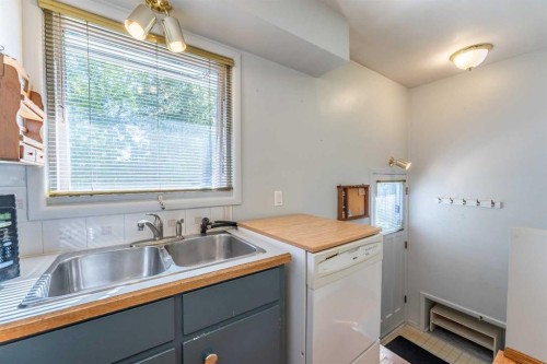 11 Winchester Crescent Sw, Calgary, AB 