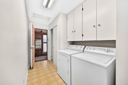 1104 Southglen Drive Sw, Calgary, AB 