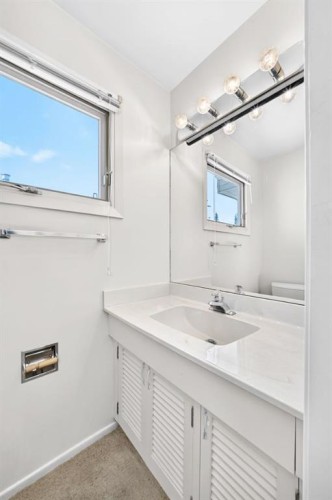 1104 Southglen Drive Sw, Calgary, AB 