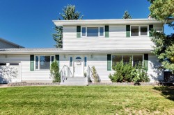 1104 Southglen Drive SWCalgary, AB T2W 0X1