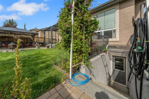 41 Evercreek Bluffs Crescent Sw, Calgary, AB 