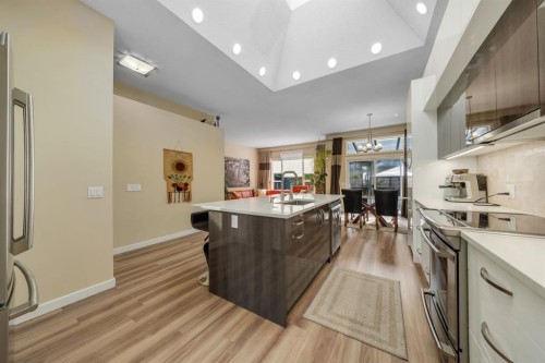 41 Evercreek Bluffs Crescent Sw, Calgary, AB 
