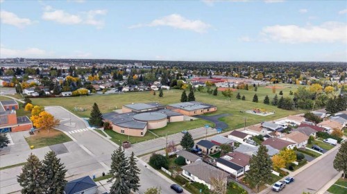 1011 32 Street Se, Calgary, AB 