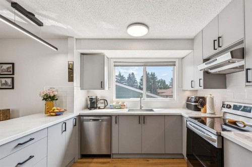 532 Queensland Circle Se, Calgary, AB 