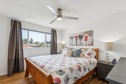 532 Queensland Circle Se, Calgary, AB 