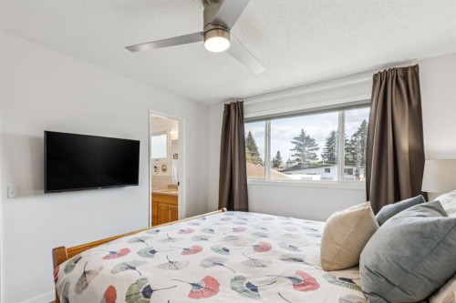 532 Queensland Circle Se, Calgary, AB 