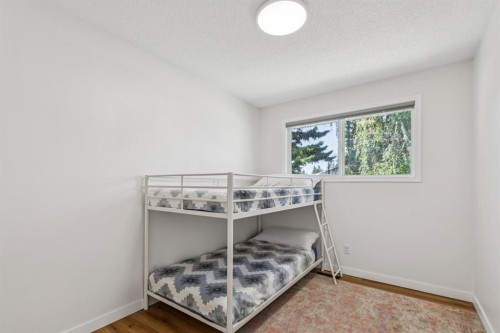 532 Queensland Circle Se, Calgary, AB 