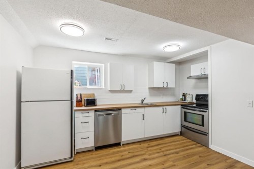 532 Queensland Circle Se, Calgary, AB 