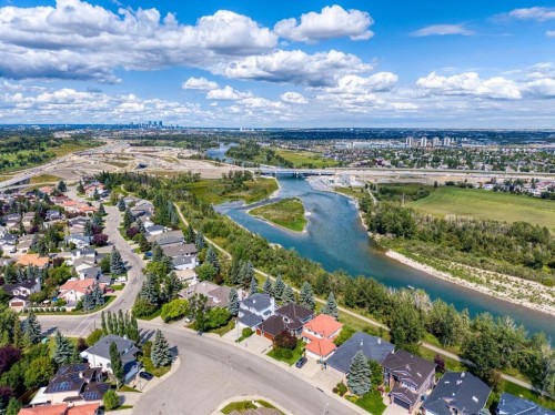 532 Queensland Circle Se, Calgary, AB 