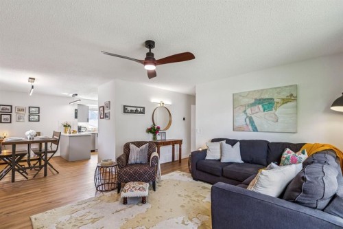 532 Queensland Circle Se, Calgary, AB 