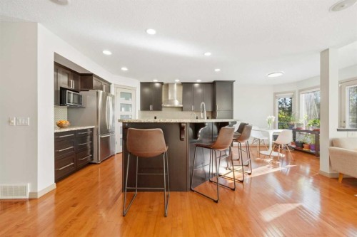 212 Everglade Circle Sw, Calgary, AB 