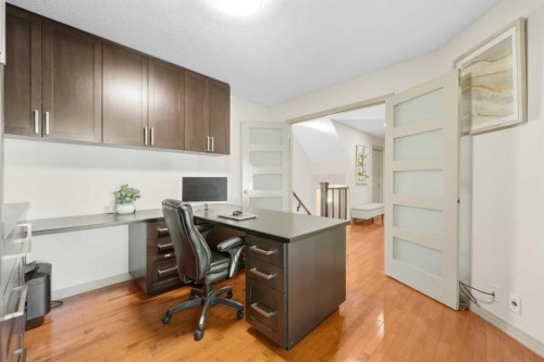 212 Everglade Circle Sw, Calgary, AB 