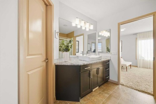 212 Everglade Circle Sw, Calgary, AB 