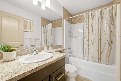 212 Everglade Circle Sw, Calgary, AB 