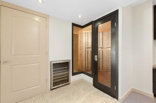 212 Everglade Circle Sw, Calgary, AB 
