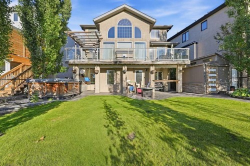 212 Everglade Circle Sw, Calgary, AB 
