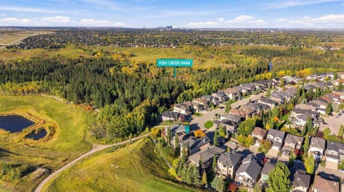 212 Everglade Circle Sw, Calgary, AB 