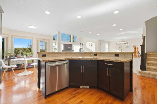 212 Everglade Circle Sw, Calgary, AB 