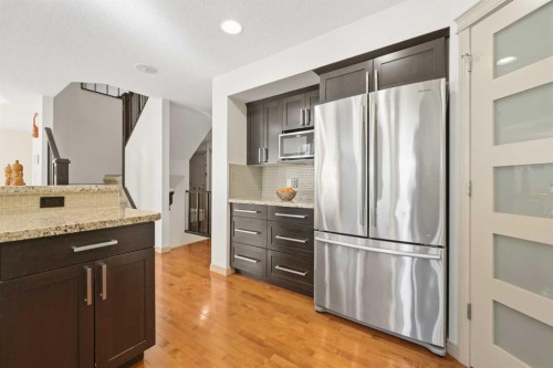 212 Everglade Circle Sw, Calgary, AB 