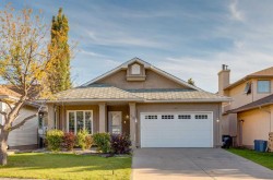 73 Scripps Landing NW Calgary, AB T3L 1W2