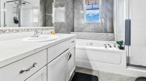 226 Saddlecrest Close, Calgary, AB 