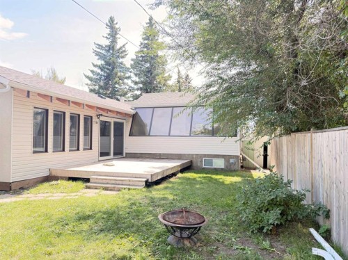 4820 49 Avenue Nw, Calgary, AB 
