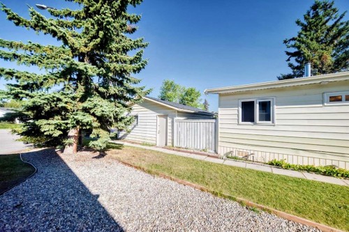 127 Huntwell Place Ne, Calgary, AB 