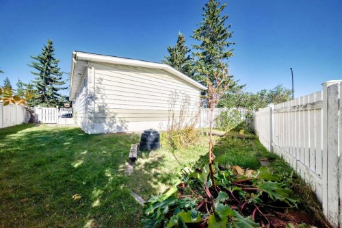 127 Huntwell Place Ne, Calgary, AB 