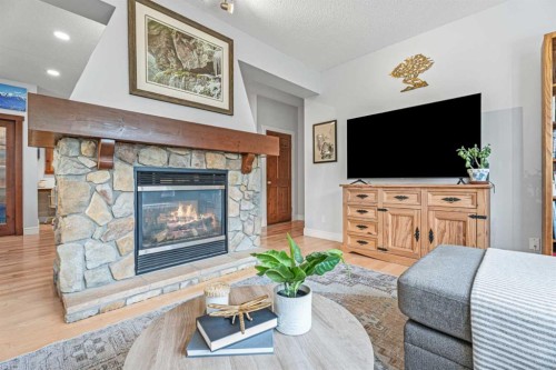 295 Aspen Hills Close Sw, Calgary, AB 