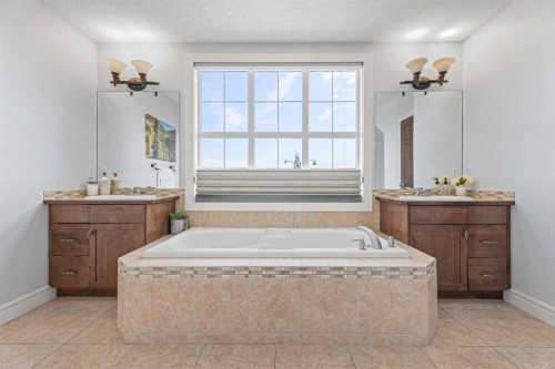 295 Aspen Hills Close Sw, Calgary, AB 