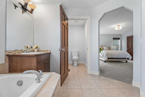 295 Aspen Hills Close Sw, Calgary, AB 