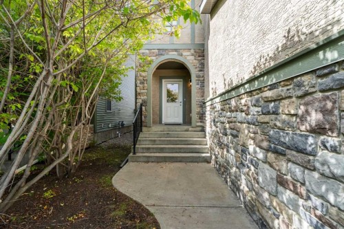 295 Aspen Hills Close Sw, Calgary, AB 