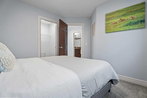 295 Aspen Hills Close Sw, Calgary, AB 