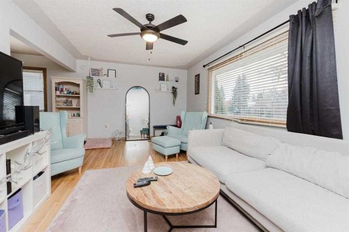 3927 40A Avenue, Red Deer, AB 
